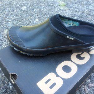Bogs Women's Rose Clogs Size 10